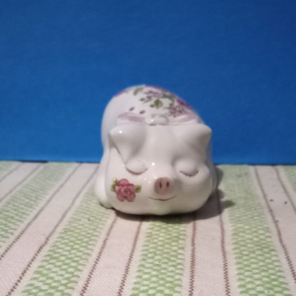 Vintage Avon Beautiful Piggie Fragrance bead air freshener - Picture 3 of 4